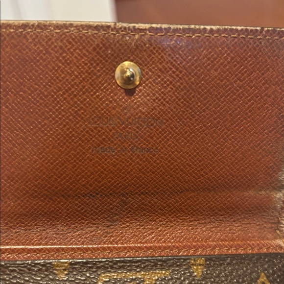Louis Vuitton Dark Brown Monogram Wallet-Call outs - Picture 14 of 14